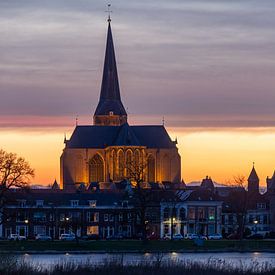 La Bovenkerk de Kampen dans la lumière du soir sur Evert Jan Kip