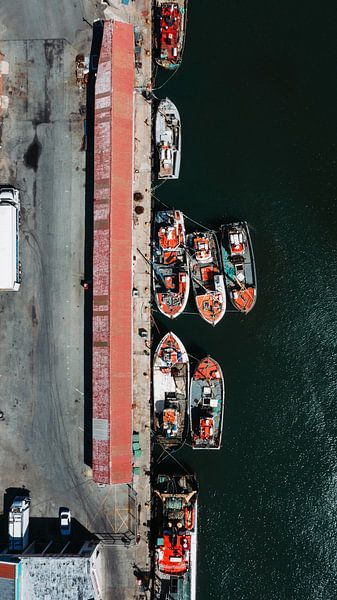 Boten in de haven van Kaapstad by Roy de ruiter