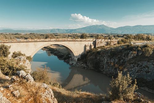 De heilige brug tussen Prizren en Gjakovë, Kosovo