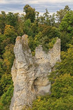 Gebrochen Gutenstein ruins in the Upper Danube Nature Park by BlattArt - Christine Horn
