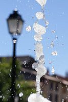 Droplets from a fountain