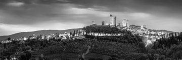 Sfeervol San Gimignano in Toscane in Italië in zwart-wit van Manfred Voss, Zwart-Wit Fotografie