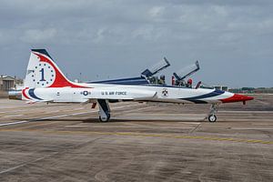 Northrop T-38 Talon in den Farben der Thunderbirds.