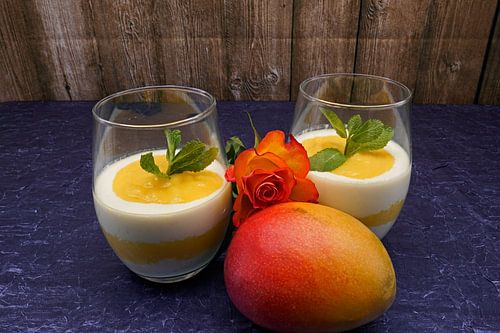 Mango yoghurt crème in een glas