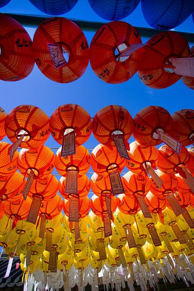 Papieren lampions in de Bulguksa Tempel, Zuid-Korea van Winne Köhn