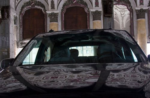 Parking in het Michigan Theater in Detroit