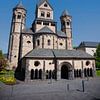 De abdij van Maria Laach in Duitsland op een zonnige dag met blauwe lucht van ChrisWillemsen