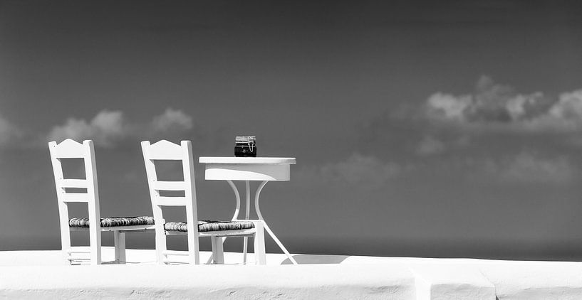 Tisch für zwei, in schwarz und weiß von Henk Meijer Photography
