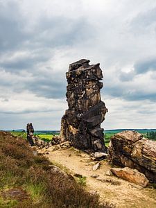 Landscape with rocks in the Harz mountains, Germany sur Rico Ködder