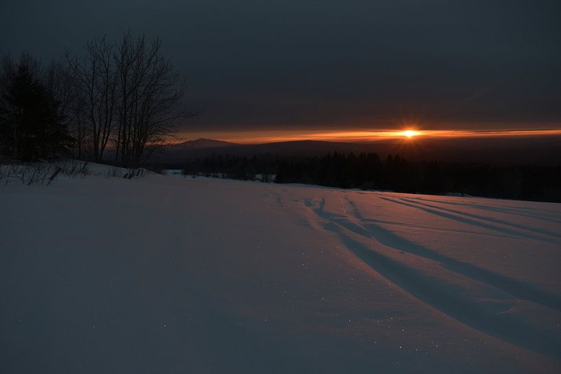Ein Sonnenaufgang an einem kalten Morgen von Claude Laprise