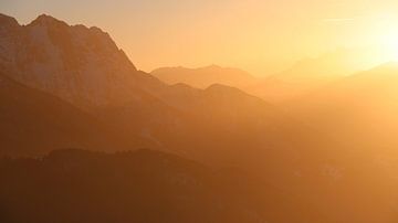 Tessiner Alpen bij zonsondergang