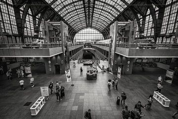 Antwerp railway station by Rob Boon