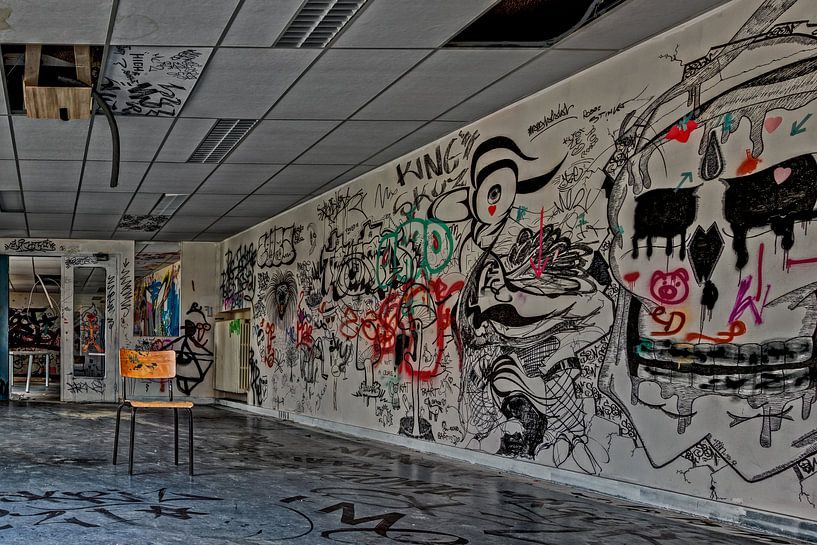 Urbex Institut Médical du Dr. Valcke &quot;The chair&quot; by Christophe Fruyt