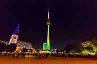 Berlijn: De televisietoren op de Alexanderplatz in speciale verlichting van Frank Herrmann thumbnail