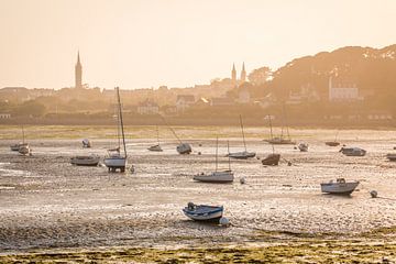Plage Sainte-Anne at low tide with Saint-Pol-de-Léon, Brittany