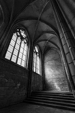 Light in the side aisle