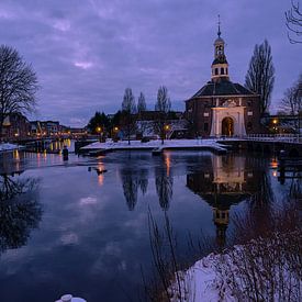 Romantische winteravond in Leiden, Holland van BJ Fleers