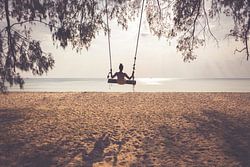 Frau schwingt auf der Beach - Koh Rong Samloem