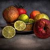 Stilleven van vergankelijk fruit van Ton Buijs