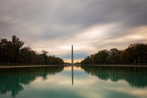 Washington Monument in de herfst van Manuel Jung