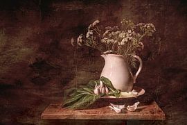 Stillleben Kuhfladen in Vase 4. Classic von Alie Ekkelenkamp