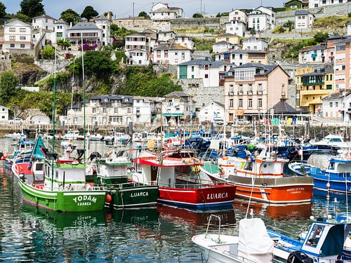 0014 Spaans vissersdorp Luarca