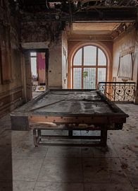 Biljarttafel by Fatima Maria Mernisi