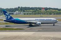 Een Boeing 767-300 van de Thaise chartermaatschappij Asia Atlantic Airlines. van Jaap van den Berg thumbnail