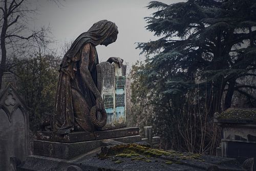 Bijzondere sculpturen op begraafplaats Père-Lachaise