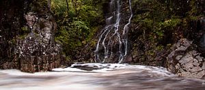 Waterval in Glencoe, Schotland van Johan Zwarthoed