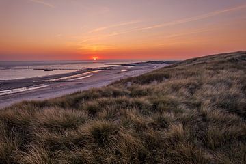 Zonsondergang op het strand van Westkapelle van MSP Canvas