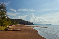 Het strand van Bako National Park, Borneo