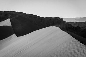 Dune de sable au coucher du soleil sur Shanti Hesse