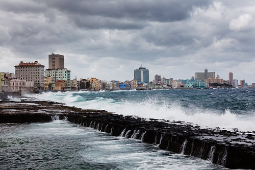 Une journée de tempête à La Havane, à Cuba