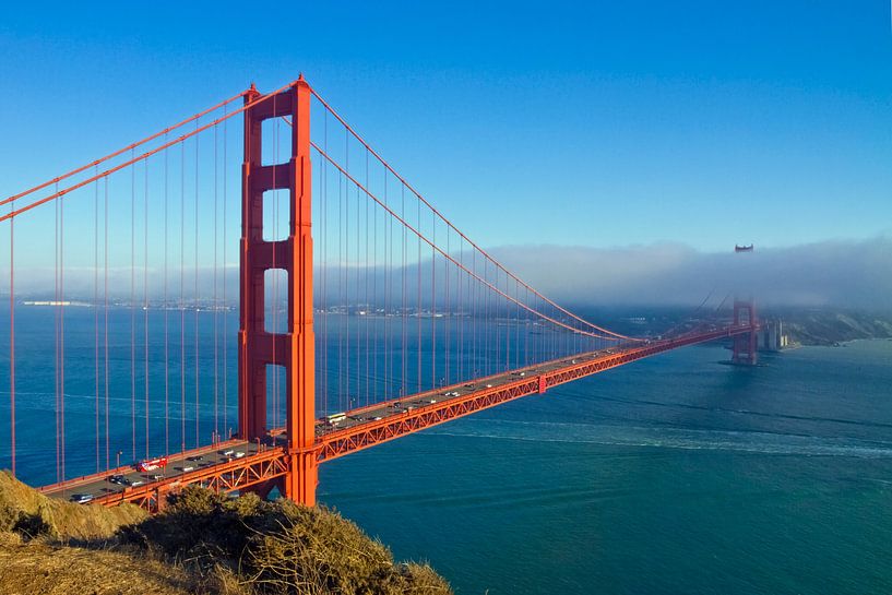 Golden Gate Bridge & Mist van Melanie Viola