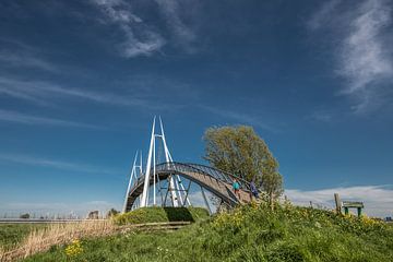 De Slachtetille brug in Noord Friesland over de snelweg Leeuwarden - Harlingen von Harrie Muis