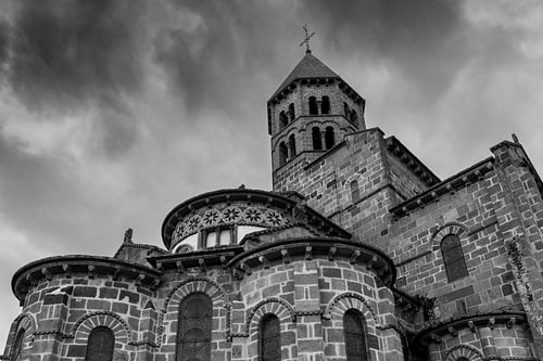 Kirche Saint-Nectaire: Romanische Architektur von Imladris Images