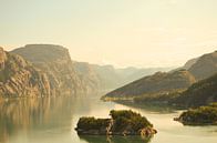 Fjord am Morgen von Gerben van den Hazel Miniaturansicht