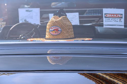Oldtimer : Le chapeau