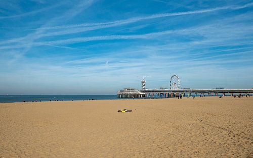 Plage et embarcadère de Scheveningen sur Charlotte Dirkse