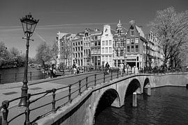 Lentedag aan de Keizersgracht/Leidsegracht, Amsterdam van Framed by Elisabeth