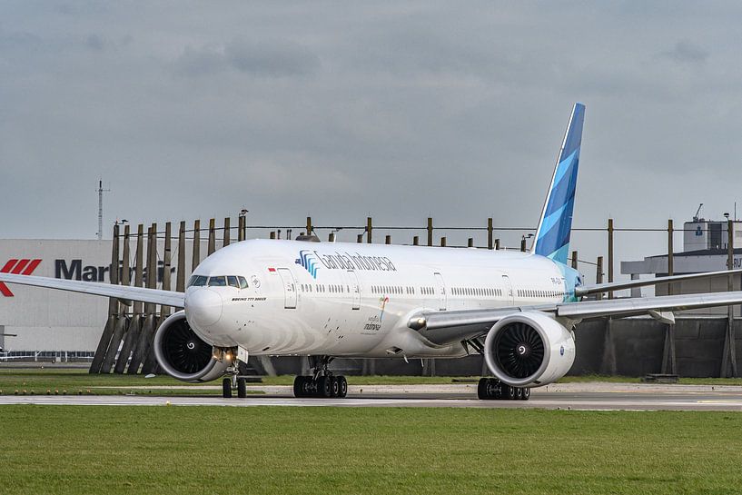 Garuda Boeing 777-300ER (PK-GIA) just before departure. by Jaap van den Berg