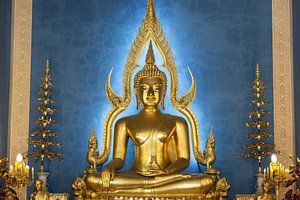 Buddha im Wat Benchamabopit in Bangkok, Thailand von Walter G. Allgöwer