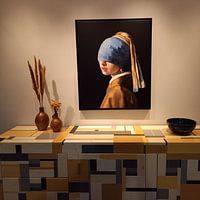 Klantfoto: Meisje met de Parel en een 'wardrobe mallfunction' van Maarten Knops, op canvas