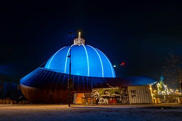 's Werelds Grootste Kerstbal bij Dot in Groningen van Vincent Alkema