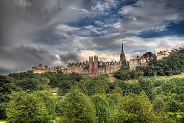 Uitzicht op Edinburgh in Schotland van Jan Kranendonk