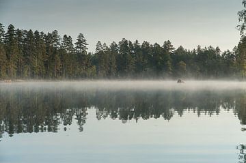 Misfires on Swedish lake by Geertjan Plooijer