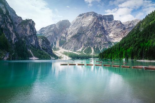 Boten in Pragser Wildsee en Dolomieten