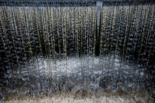 Fallendes Wasser von Theo Felten