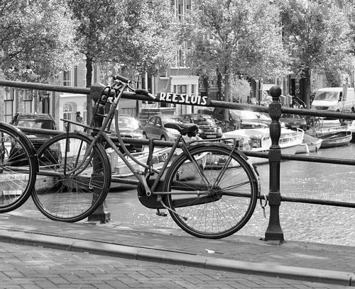 Fahrrad auf Reesluis Amsterdam